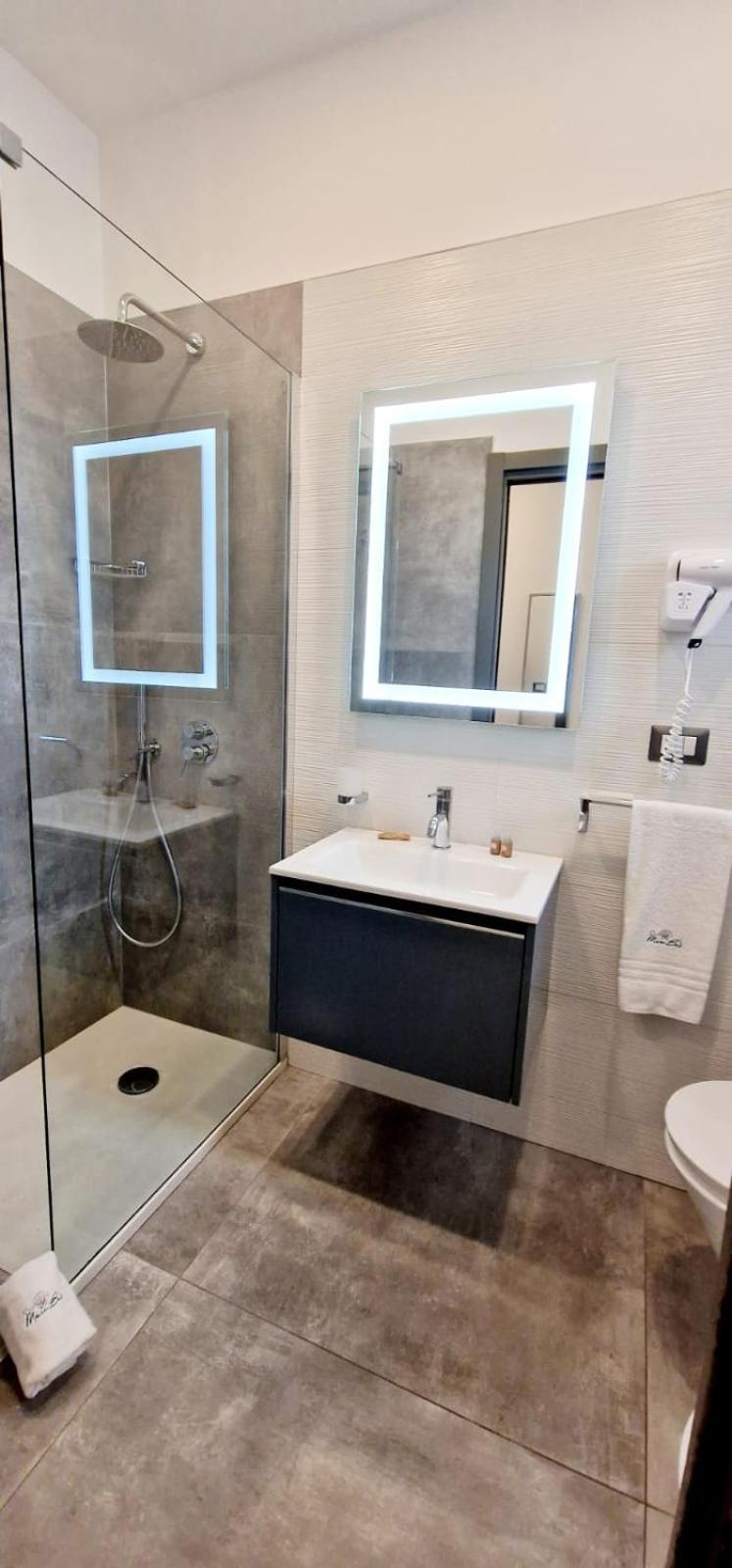 Marebed Apartments & Rooms ปอร์โตเชซาเรโอ ภายนอก รูปภาพ