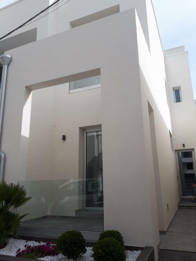 Marebed Apartments & Rooms ปอร์โตเชซาเรโอ ภายนอก รูปภาพ